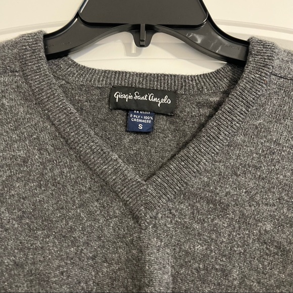 100% Cashmere Men’s Sweater V-Neck Grey Pullover Giorgio Sant’Angelo Size S NEW - Picture 2 of 6
